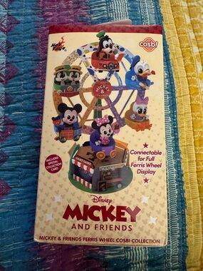 Disney Mickey and Friends Ferris Wheel Playset - Red, Blue, Yellow, Purple